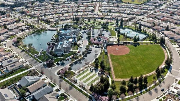 $555,000 | 2473 Dutchwood Lane, Manteca, CA 95336