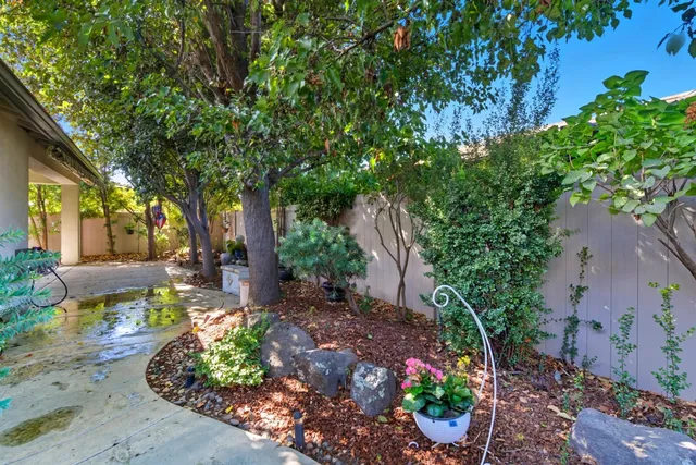 $565,000 | 2473 Dutchwood Lane, Manteca, CA 95336