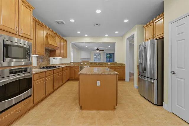 $565,000 | 2473 Dutchwood Lane, Manteca, CA 95336