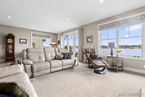$1,450,000 | 543 Macatawa Avenue, Holland, MI 49423