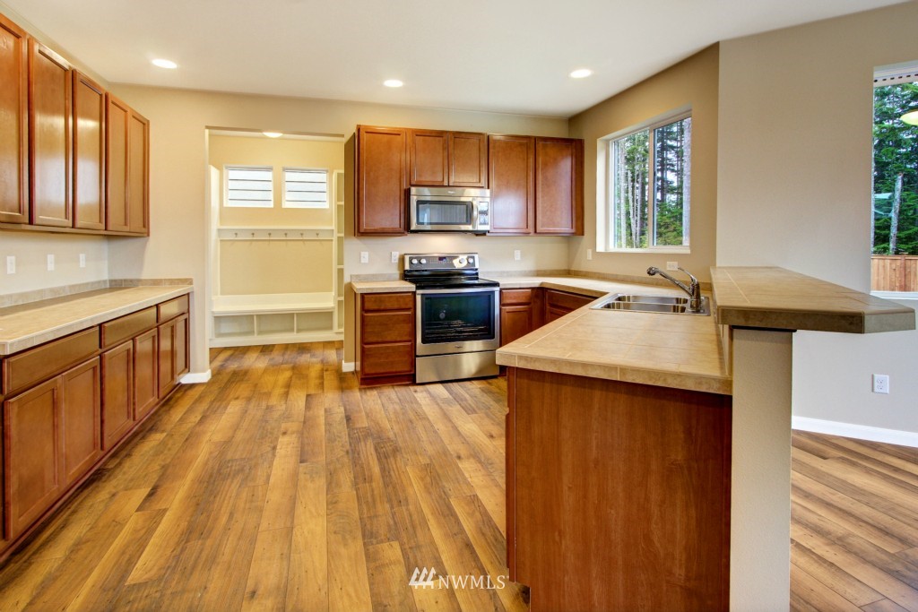 4176 Southwest Colbert Way Port Orchard, WA 98367 - Photo 6 of 13 Gallery Image 6