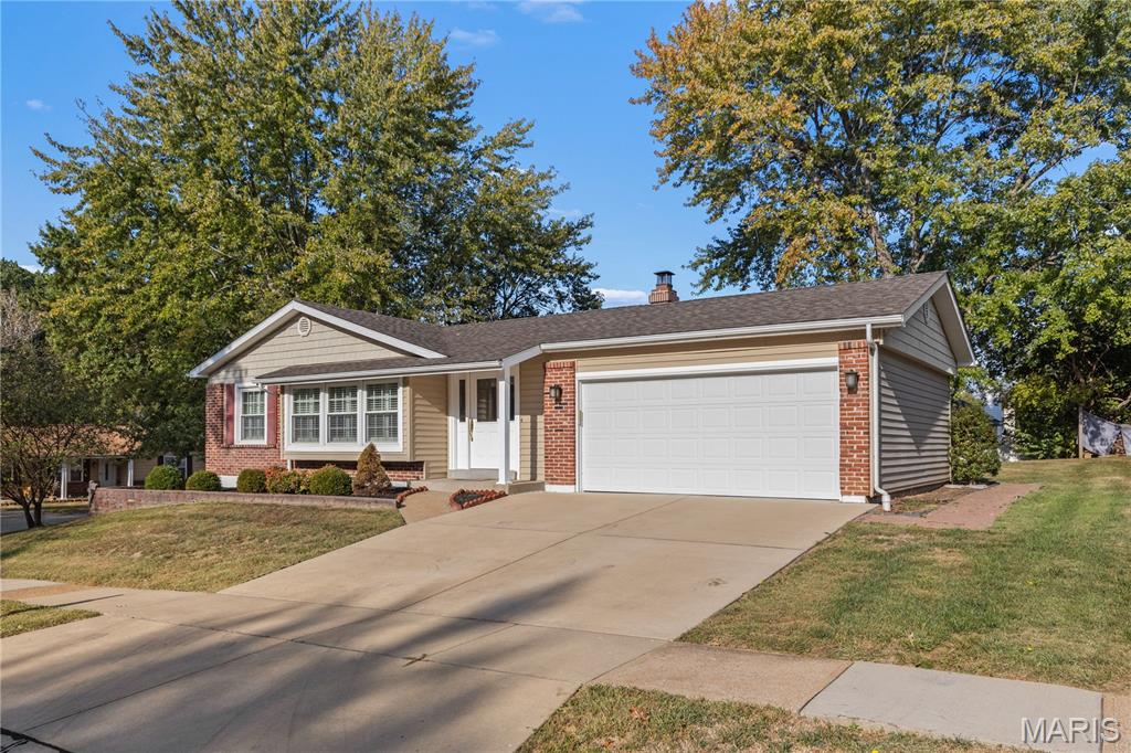 4685 Colima Court St. Louis, MO 63128 - Photo 2 of 36