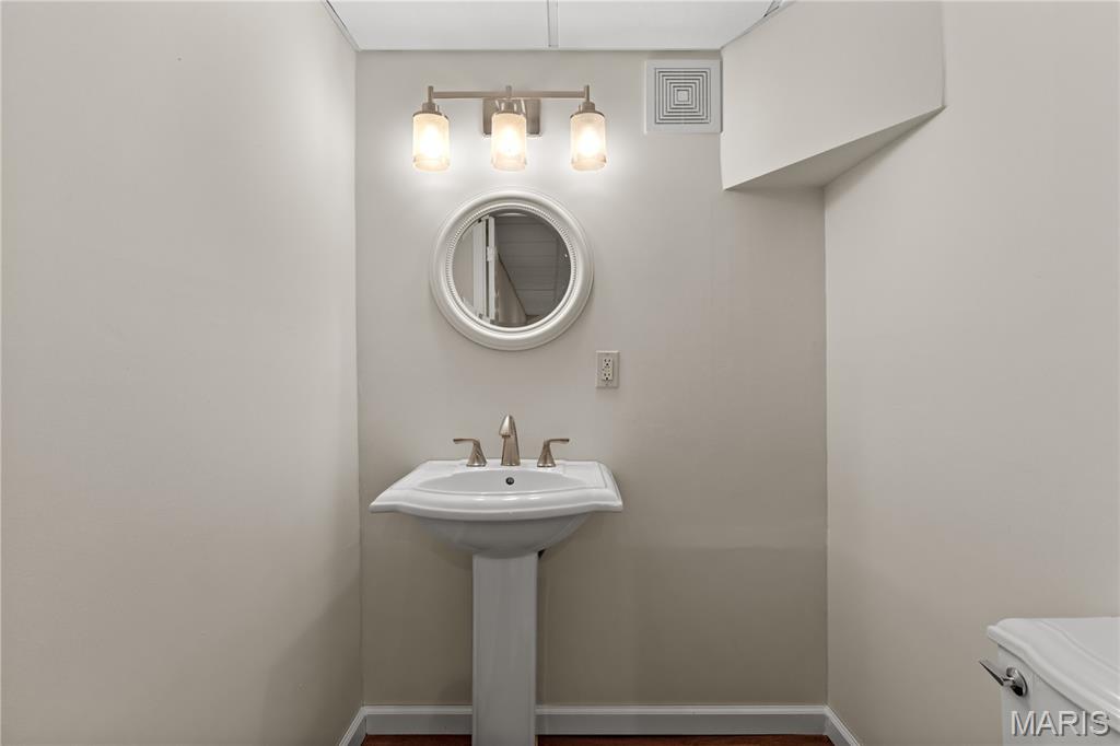 4685 Colima Court St. Louis, MO 63128 - Photo 32 of 36