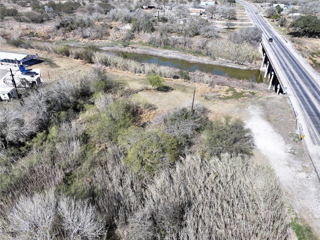 0 Us-181 Sinton, TX 78387 - Photo 7 of 22 a view of balcony with wooden floor