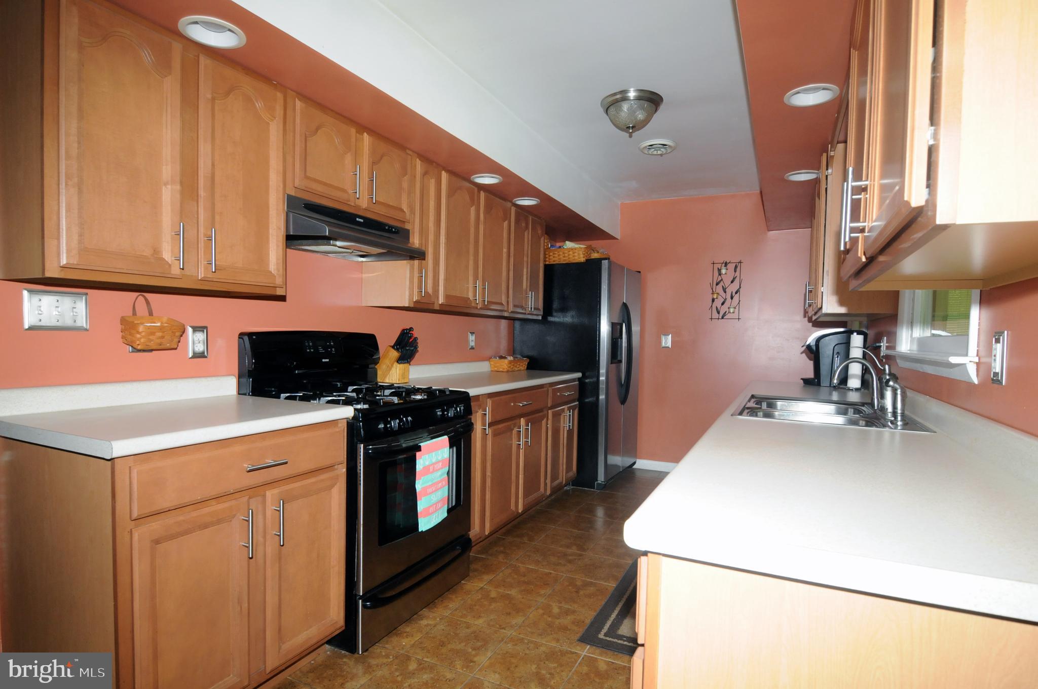 94 Church Road Arnold, MD 21012 - Photo 4 of 19 Kitchen View 1