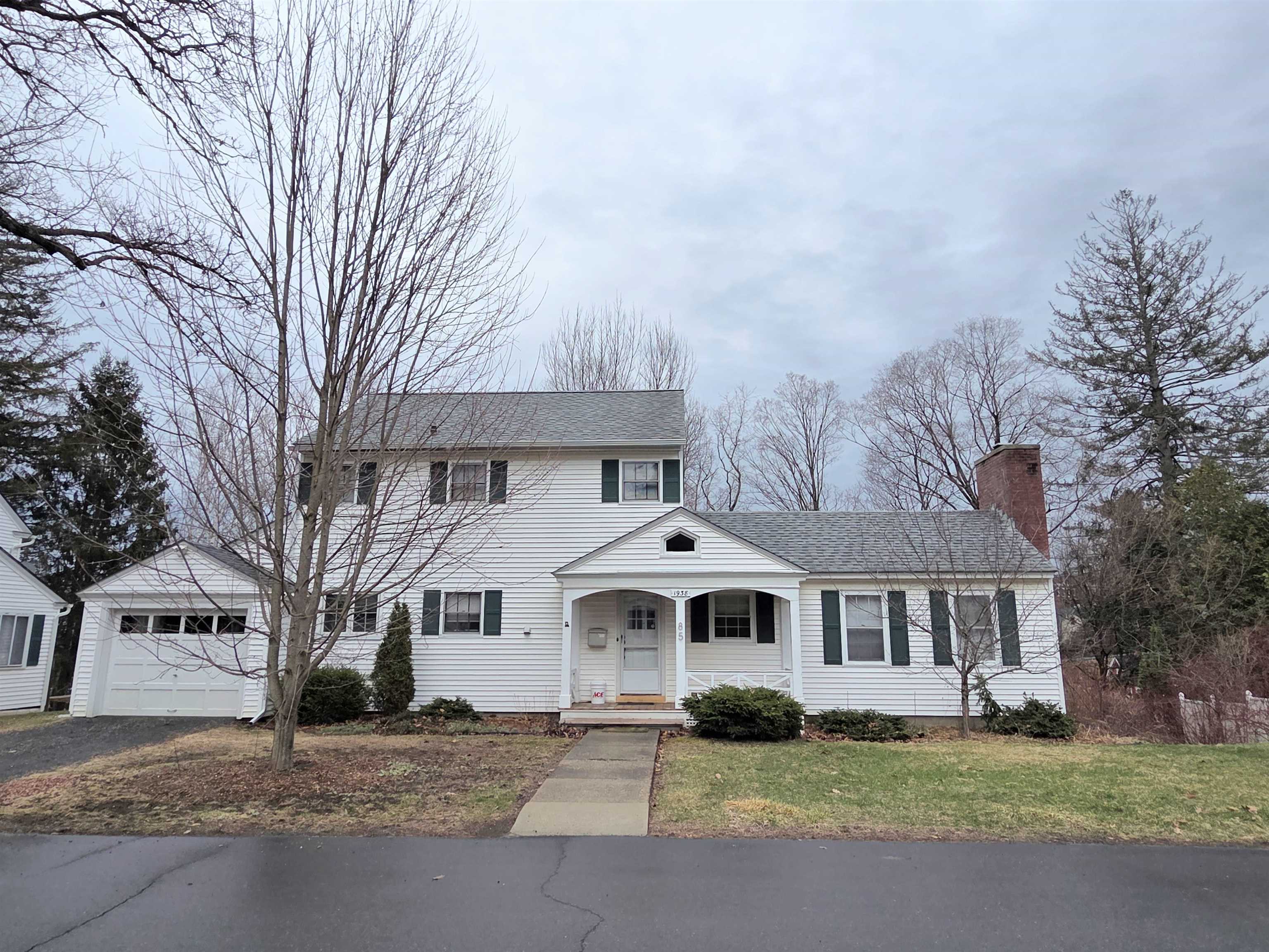 85 Underclyffe Road St. Johnsbury, VT 05819 - Photo 1 of 33