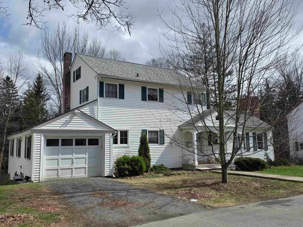 $319,500 | 85 Underclyffe Road, St. Johnsbury, VT 05819