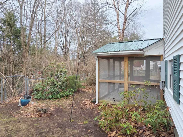 $319,500 | 85 Underclyffe Road, St. Johnsbury, VT 05819
