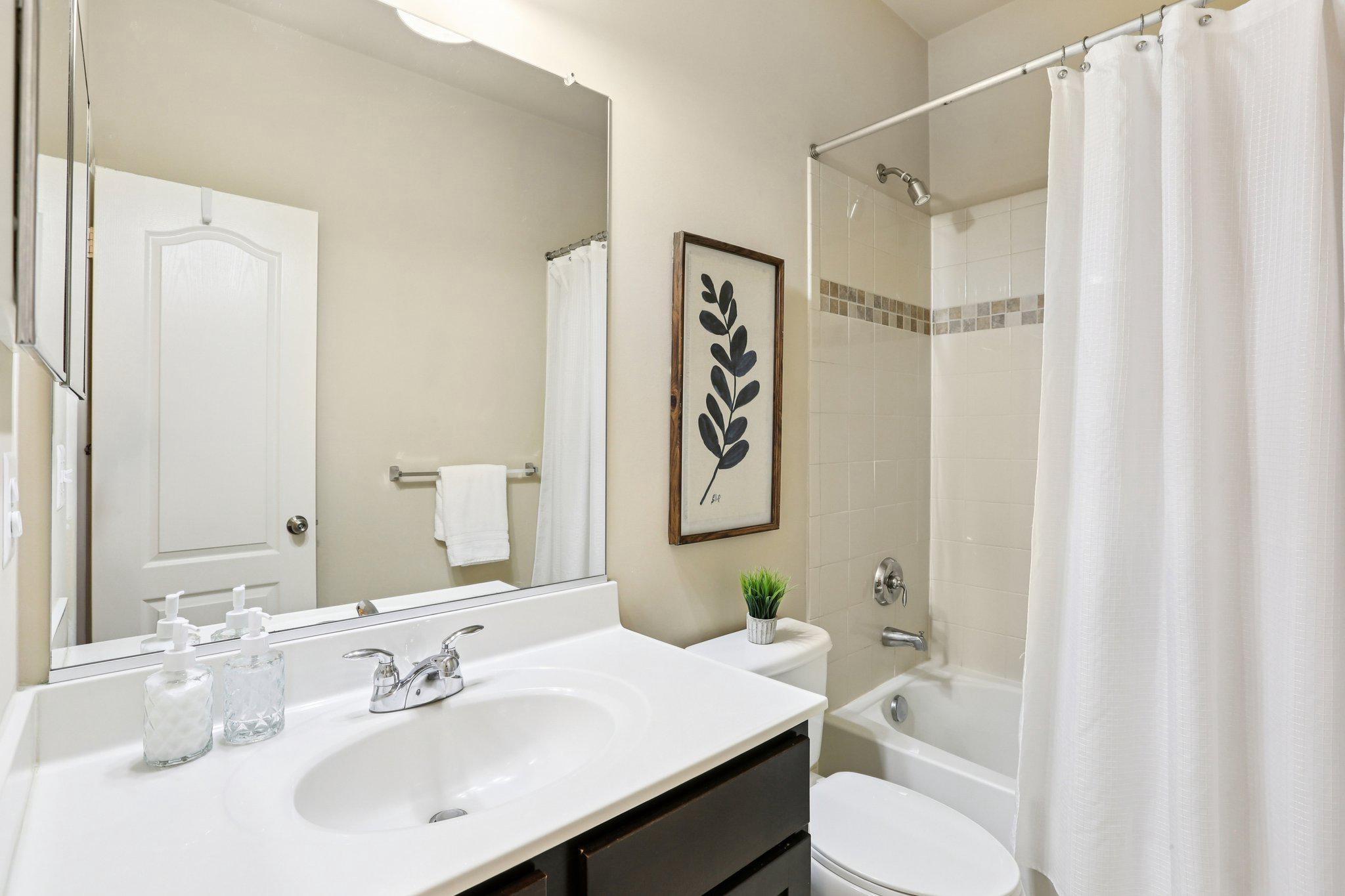 9384 Rock Ripple Lane Laurel, MD 20723 - Photo 28 of 43 Hallway bathroom with elegant touches.