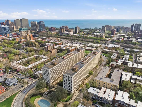 $229,999 | 1451 East 55th Street, Unit 417N, Chicago, IL 60615