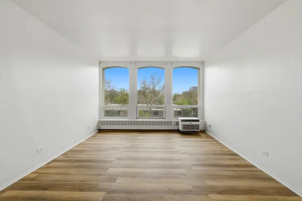 $229,999 | 1451 East 55th Street, Unit 417N, Chicago, IL 60615