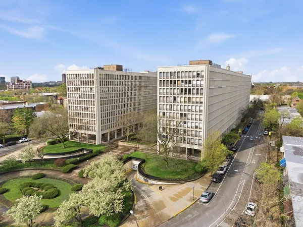 $229,999 | 1451 East 55th Street, Unit 417N, Chicago, IL 60615