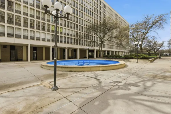 $229,999 | 1451 East 55th Street, Unit 417N, Chicago, IL 60615