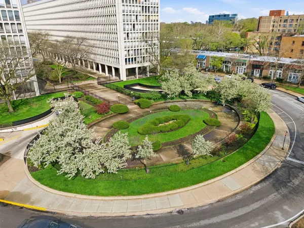 $229,999 | 1451 East 55th Street, Unit 417N, Chicago, IL 60615