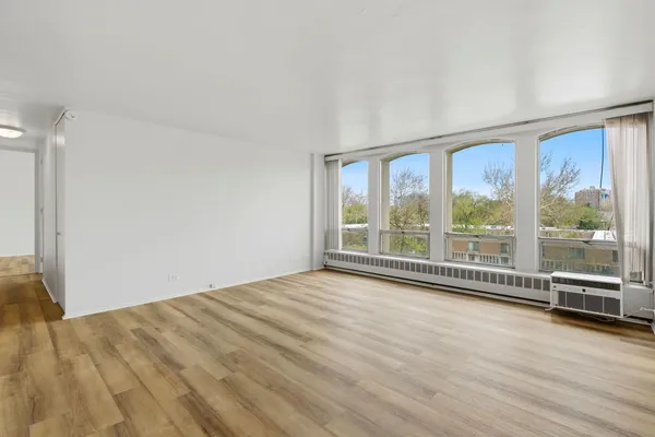 $229,999 | 1451 East 55th Street, Unit 417N, Chicago, IL 60615