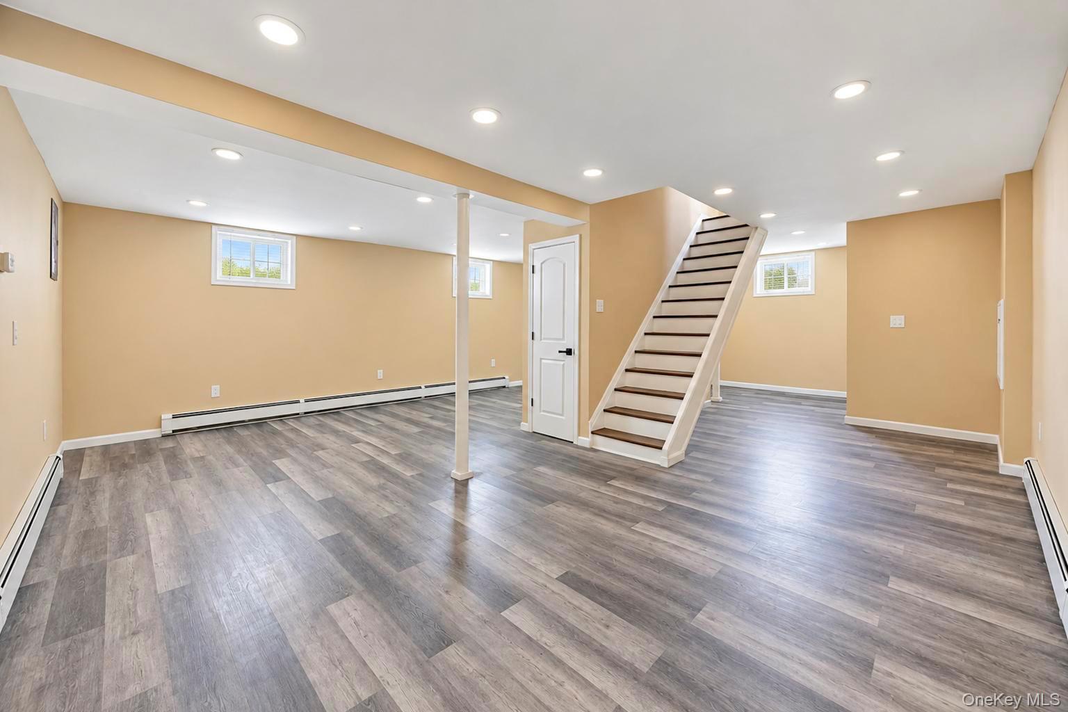 236 Plainview Road Hicksville, NY 11801 - Photo 21 of 24 Gallery Image 21