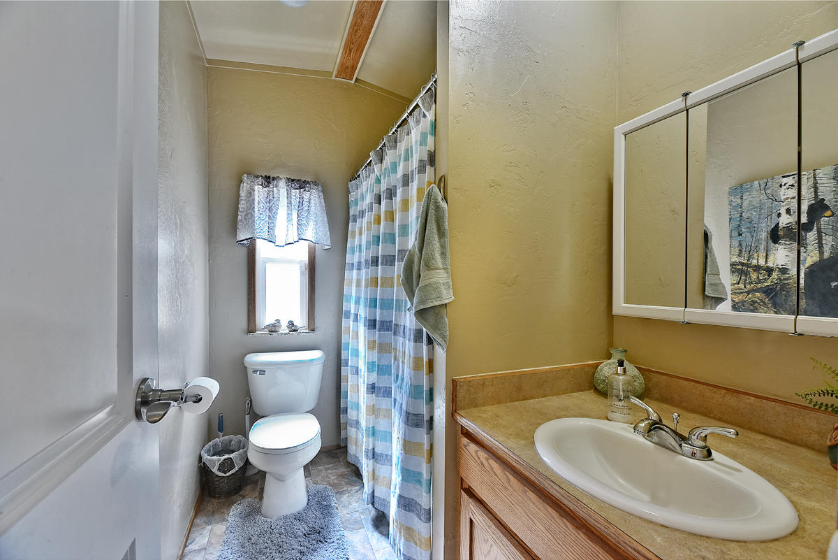 1559 Lonnon Road Grants Pass, OR 97527 - Photo 30 of 31 DSC_6896