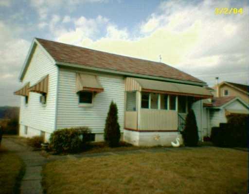 744 Louis Street Rochester, PA 15074 - Photo 1 of 1