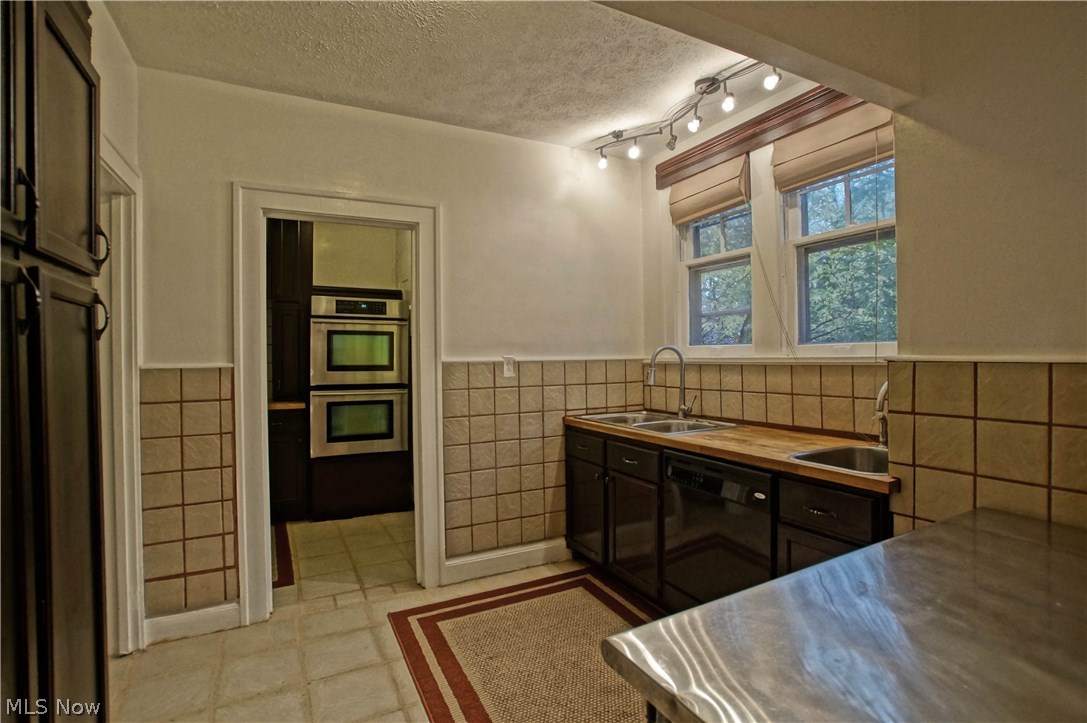 2611 Edgehill Road Cleveland, OH 44106 - Photo 21 of 25 Gallery Image 21