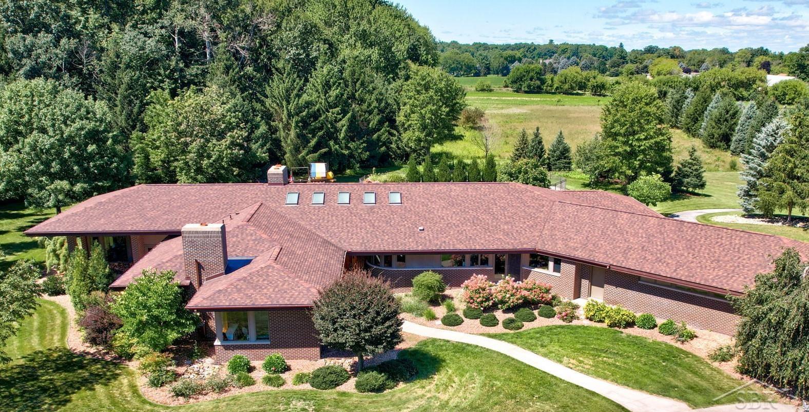7168 Maple Road Frankenmuth, MI 48734 - Photo 1 of 87 50112220.JPG