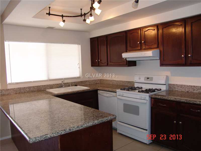 2705 Rialto Road Las Vegas, NV 89108 - Photo 5 of 10 Kitchen.