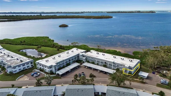 $319,000 | 4704 Independence Drive, Unit 4704, Bradenton, FL 34210