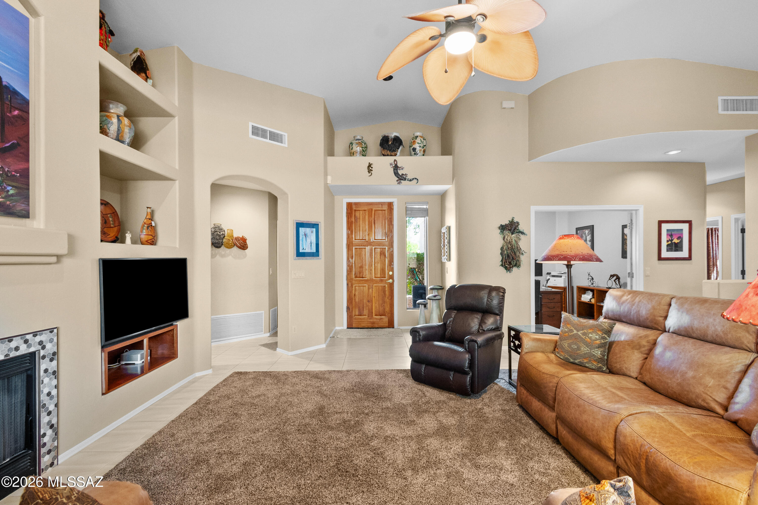 5305 Spring View Drive Tucson, AZ 85749 - Photo 3 of 41 Interior 2