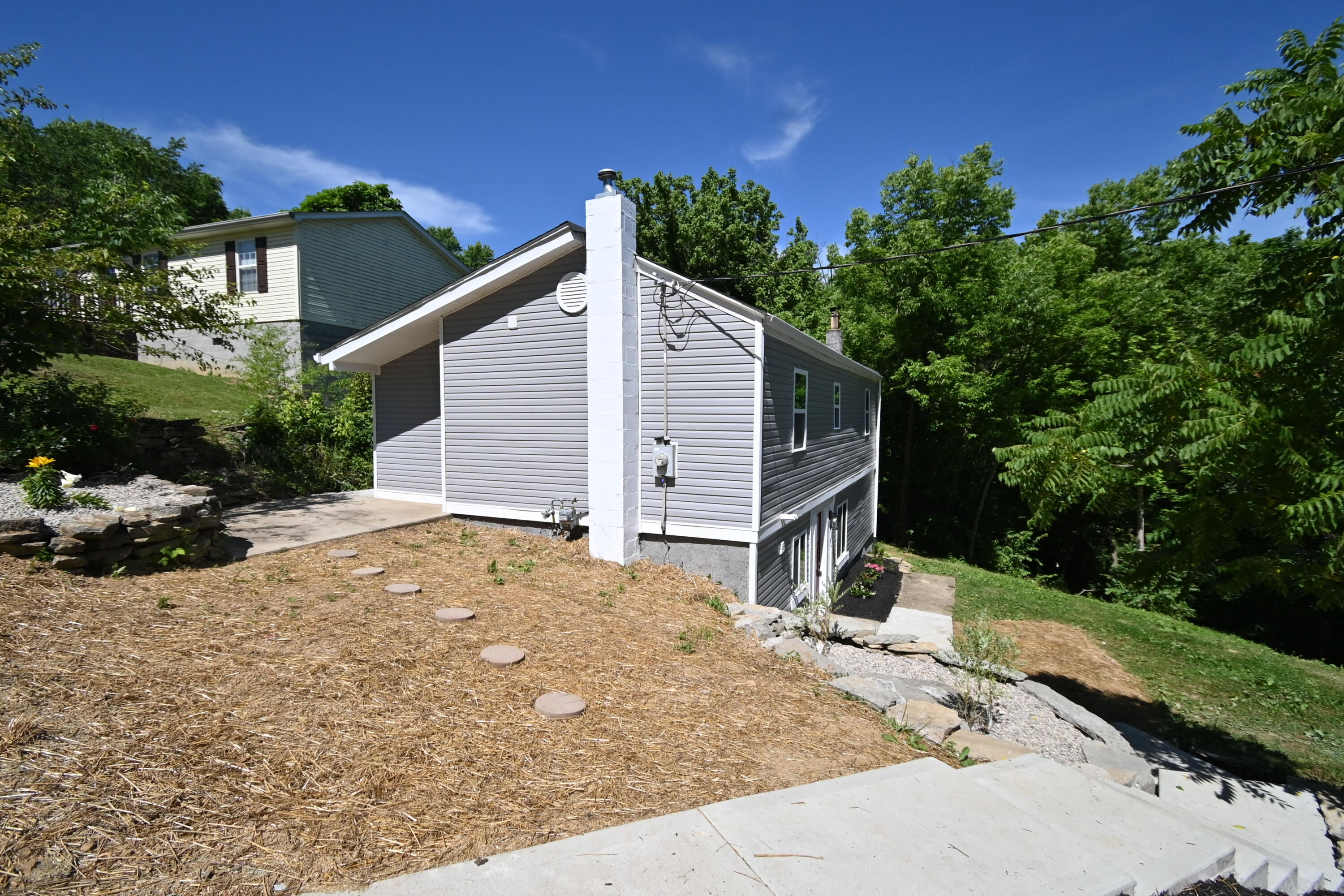 484 Walnut Road Covington, KY 41015 - Photo 2 of 25