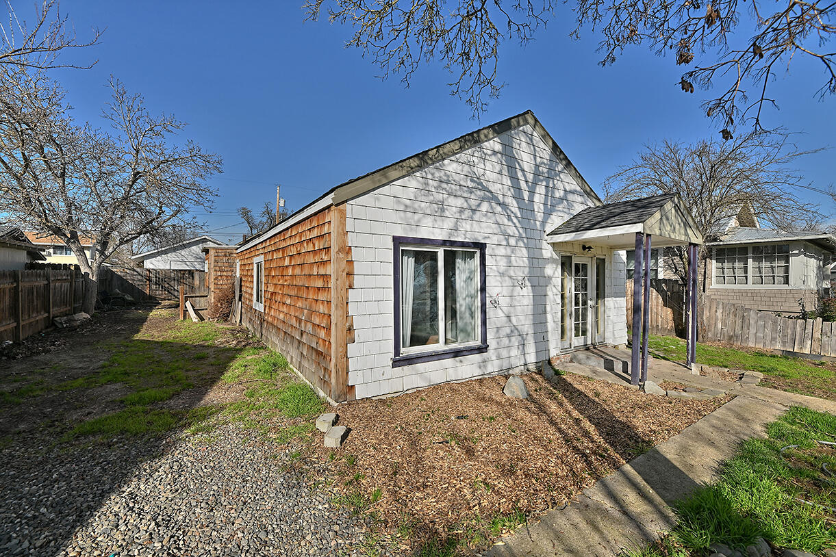 537 Laurel Street Central Point, OR 97502 - Photo 25 of 27 DSC_8537