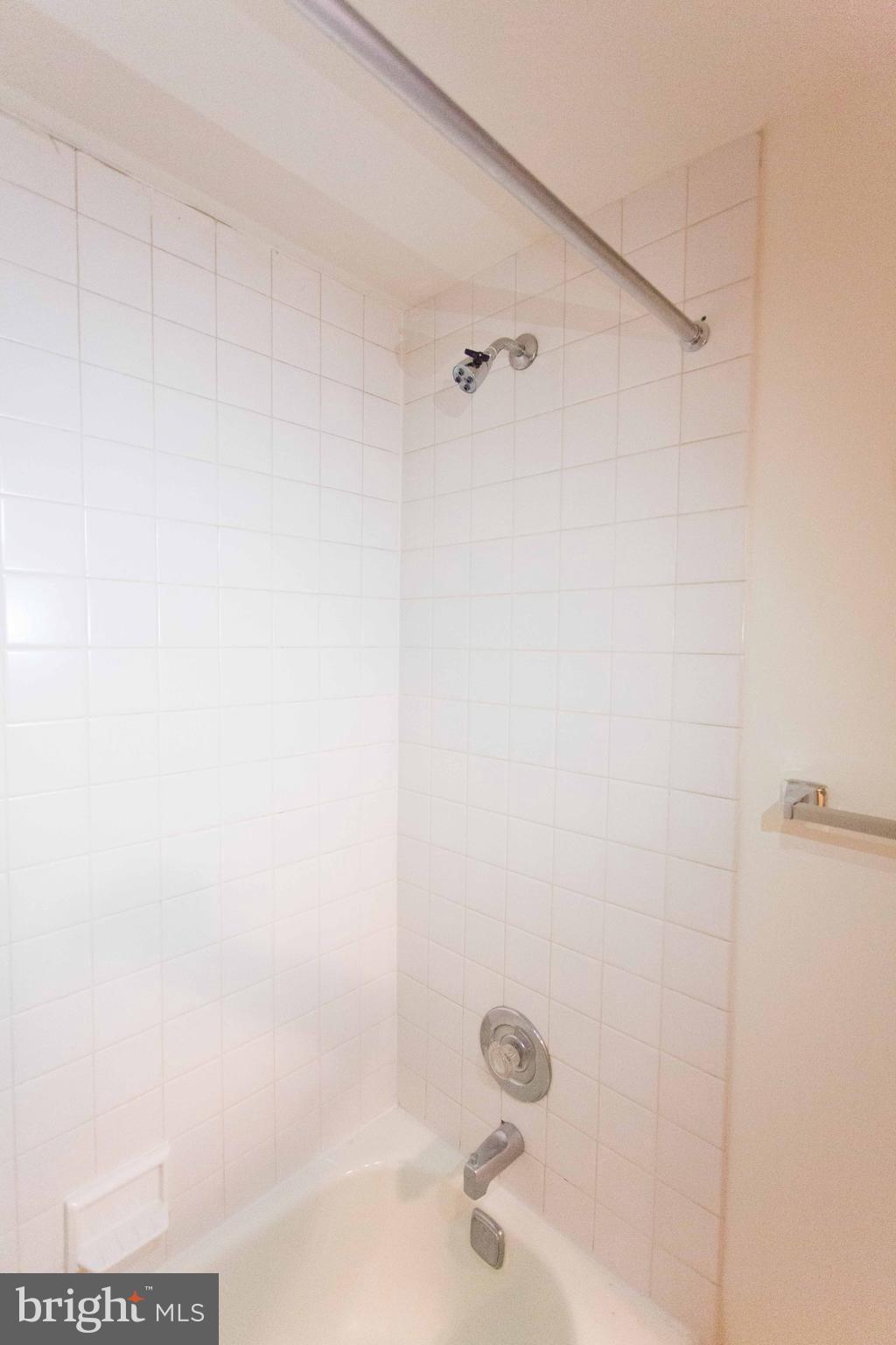 130 Arch Street, Unit C06 Philadelphia, PA 19106 - Photo 19 of 20