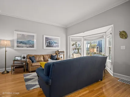 $1,050,000 | 2124 West Eastwood Avenue, Chicago, IL 60625