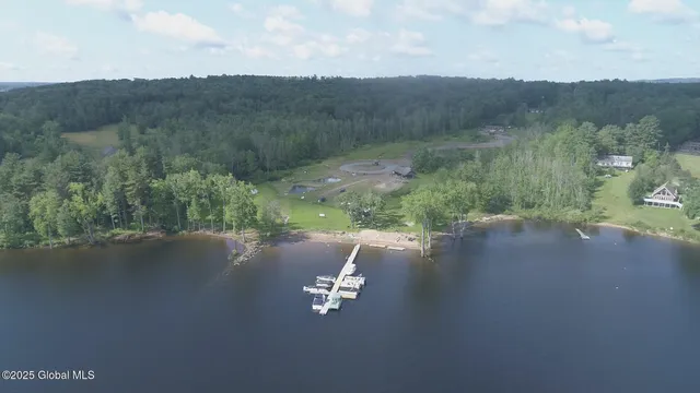 $849,900 | 105 Paradise Manor, Mayfield, NY 12117