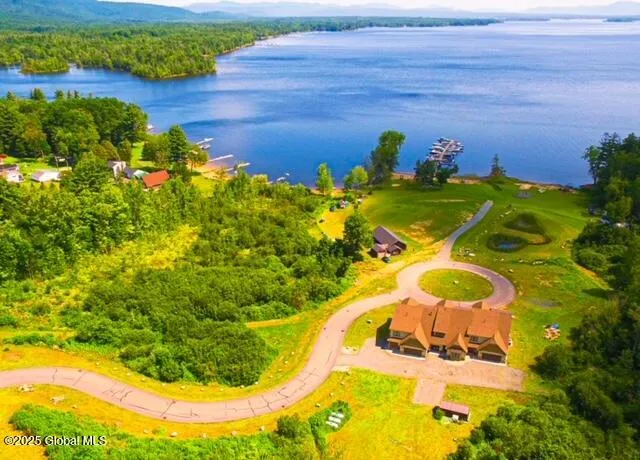 $849,900 | 105 Paradise Manor, Mayfield, NY 12117