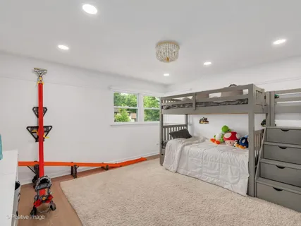 $750,000 | 4512 Washington Street, Downers Grove, IL 60515