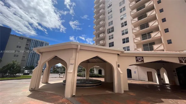 $3,700 | 1865 South Ocean Drive, Unit 4F, Hallandale Beach, FL 33009