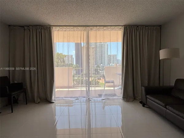 $3,700 | 1865 South Ocean Drive, Unit 4F, Hallandale Beach, FL 33009