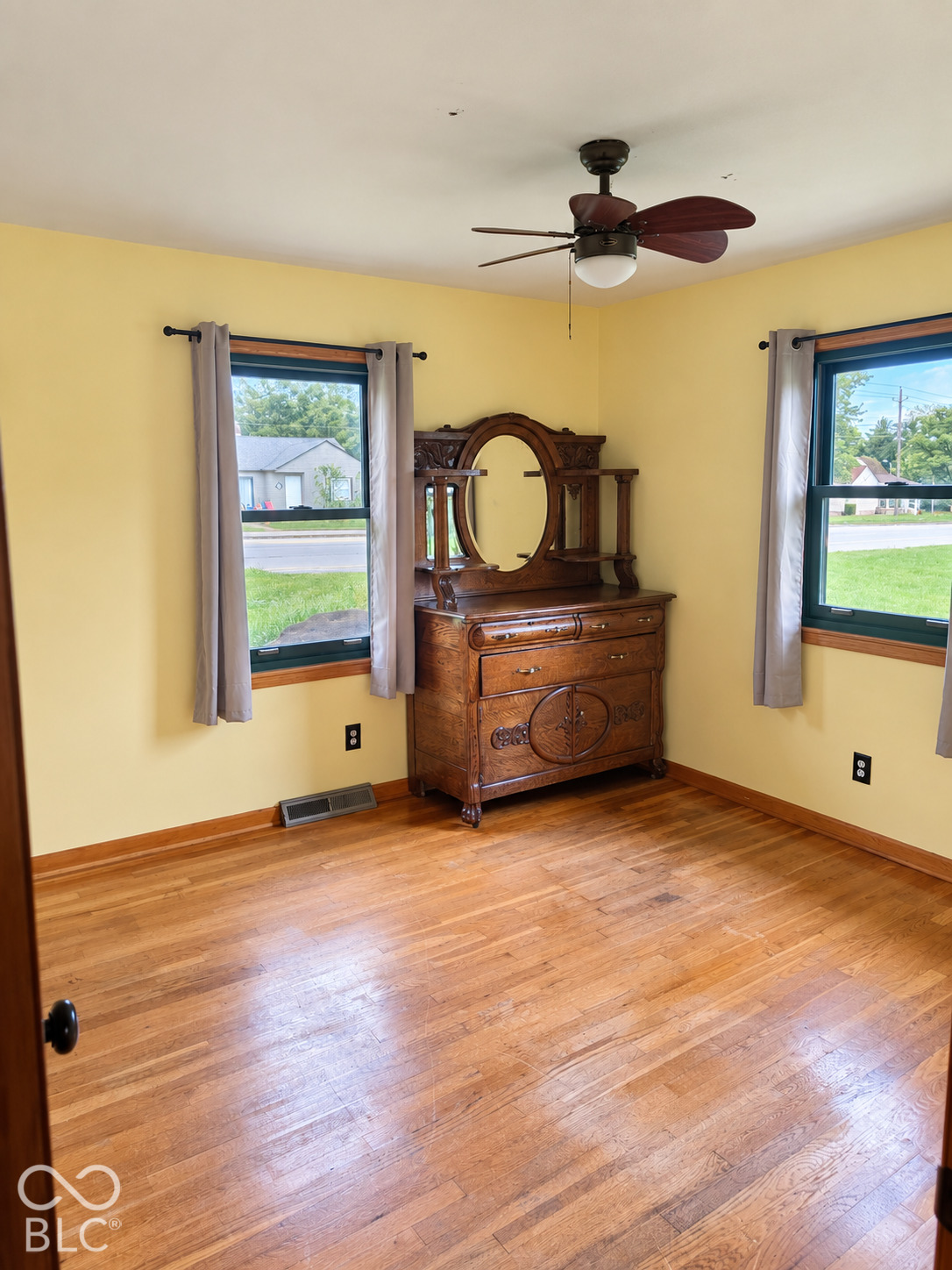 302 East Thompson Road Indianapolis, IN 46227 - Photo 11 of 19 Gallery Image 11