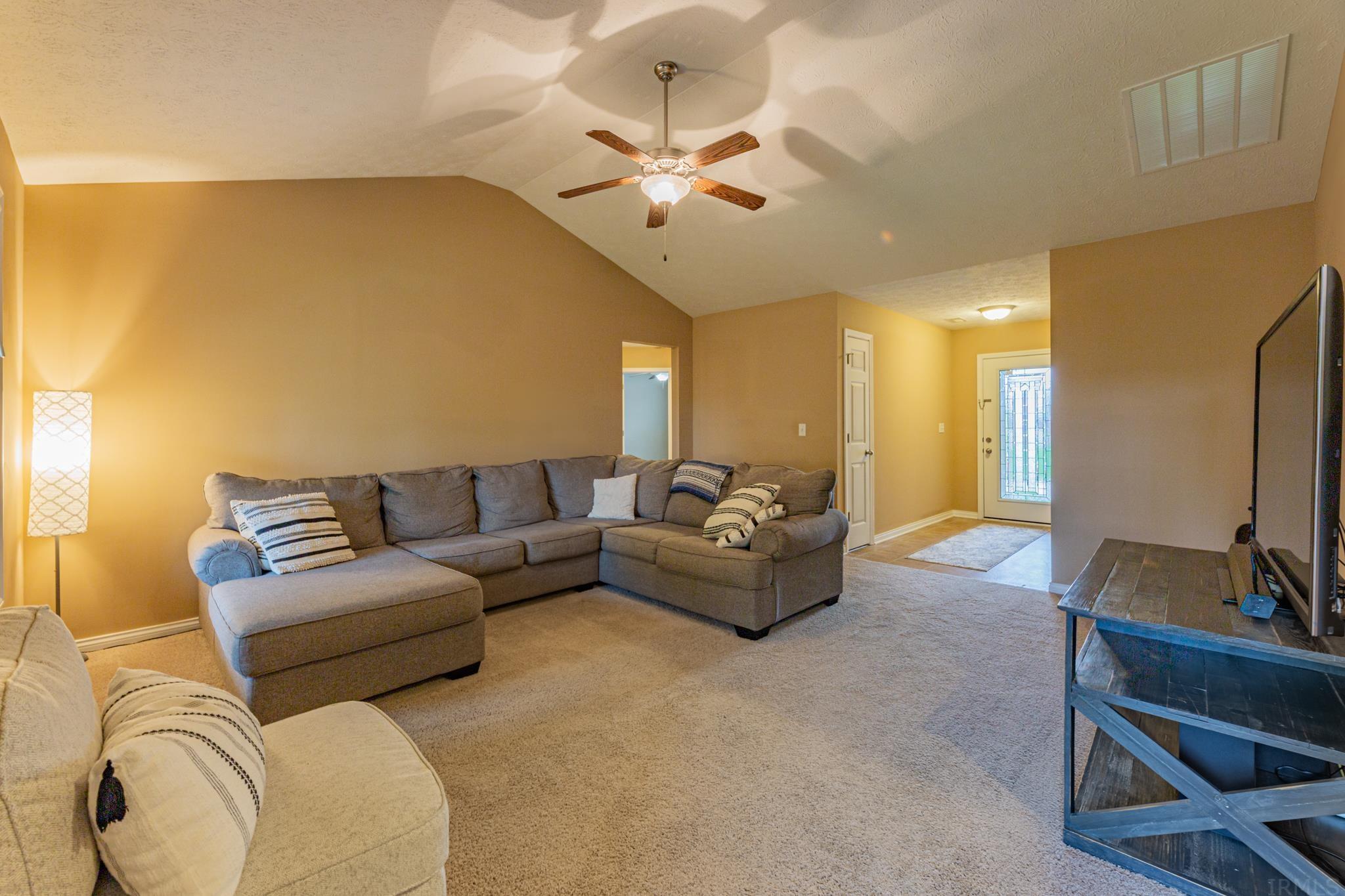 10315 Chatteris Road Evansville, IN 47725 - Photo 5 of 21