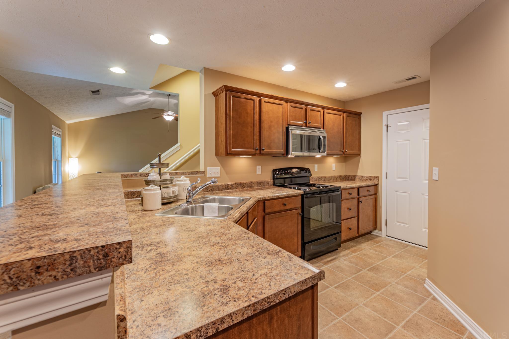 10315 Chatteris Road Evansville, IN 47725 - Photo 7 of 21