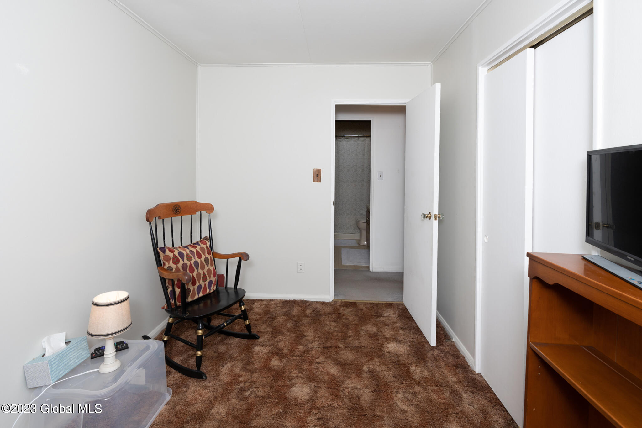 428 Chiswell Road Schenectady, NY 12304 - Photo 23 of 34 041-428-Chiswell-Rd