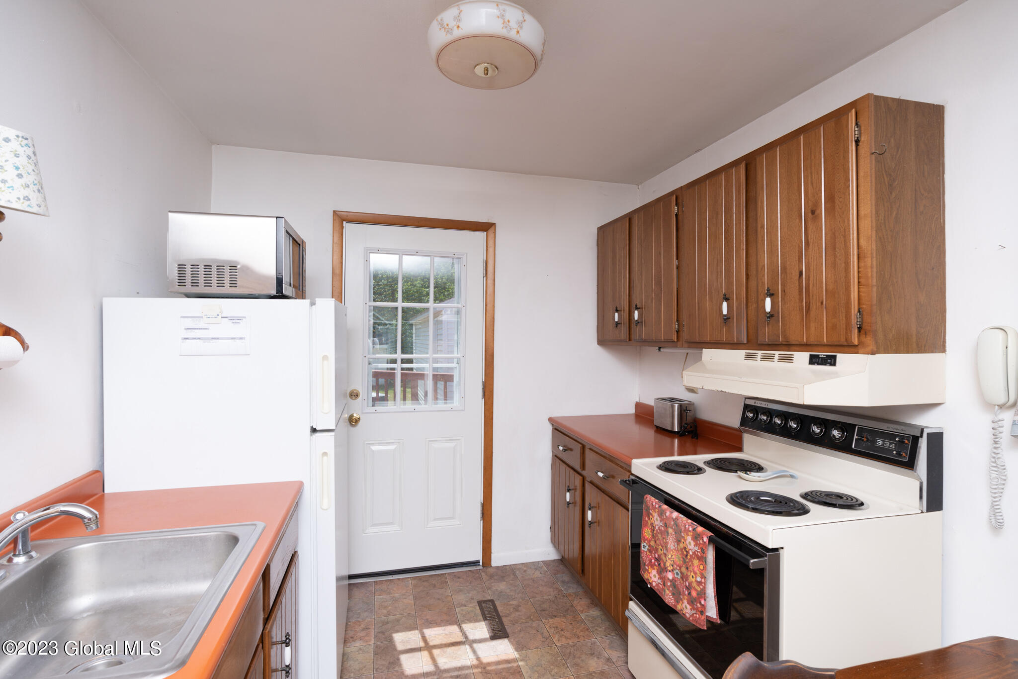 428 Chiswell Road Schenectady, NY 12304 - Photo 9 of 34 025-428-Chiswell-Rd