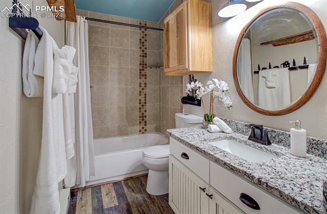 295 Valley Road Divide, CO 80814 - Photo 8 of 10 Full bathroom