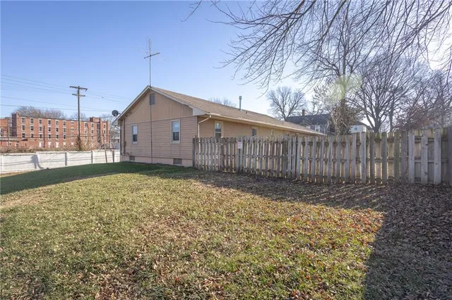 $215,000 | 126 North 17th Street, Lexington, MO 64067