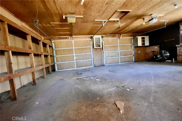 a view of back yard of the house