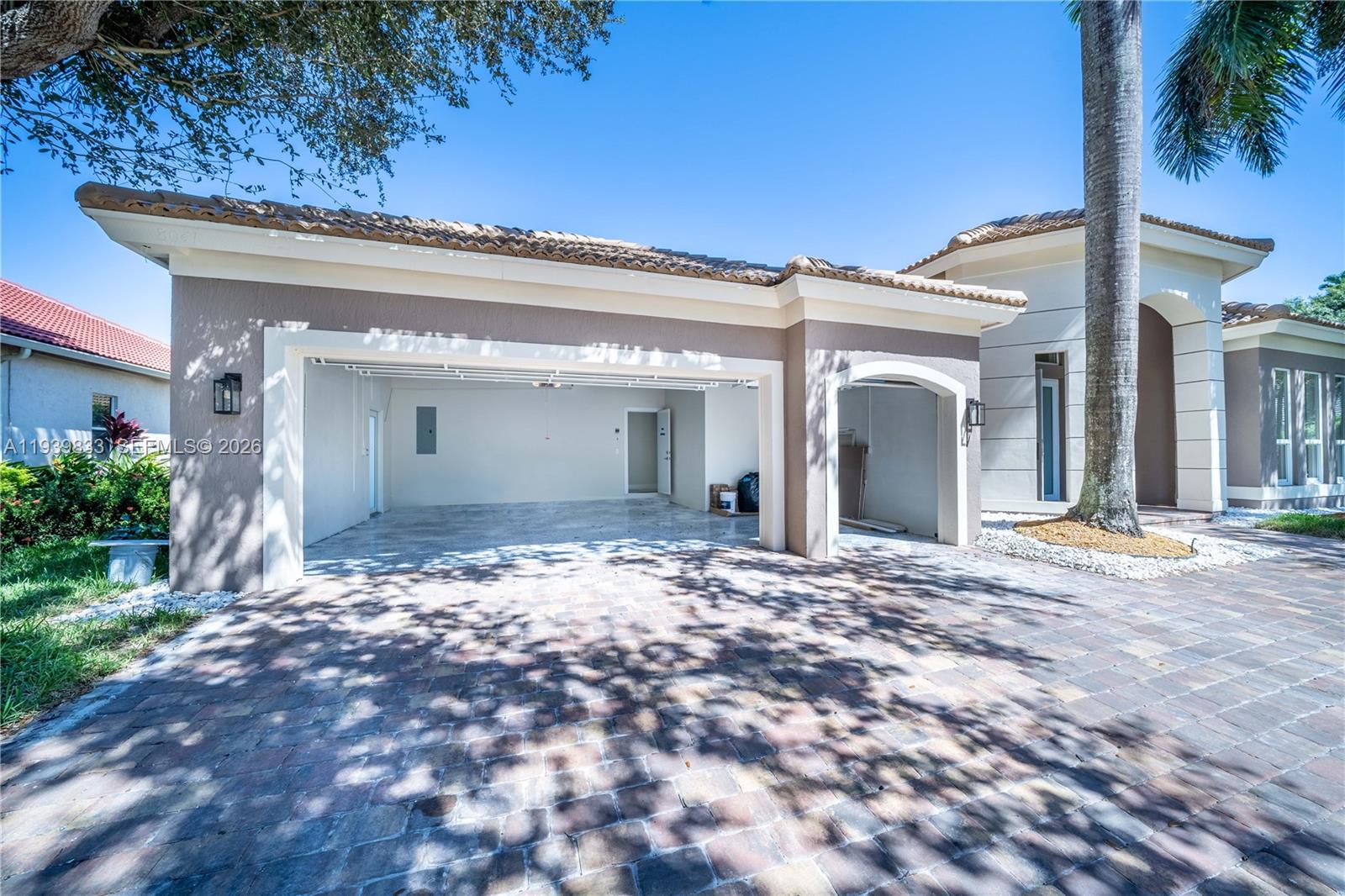8041 Bermuda Point Lane Davie, FL 33328 - Photo 9 of 60