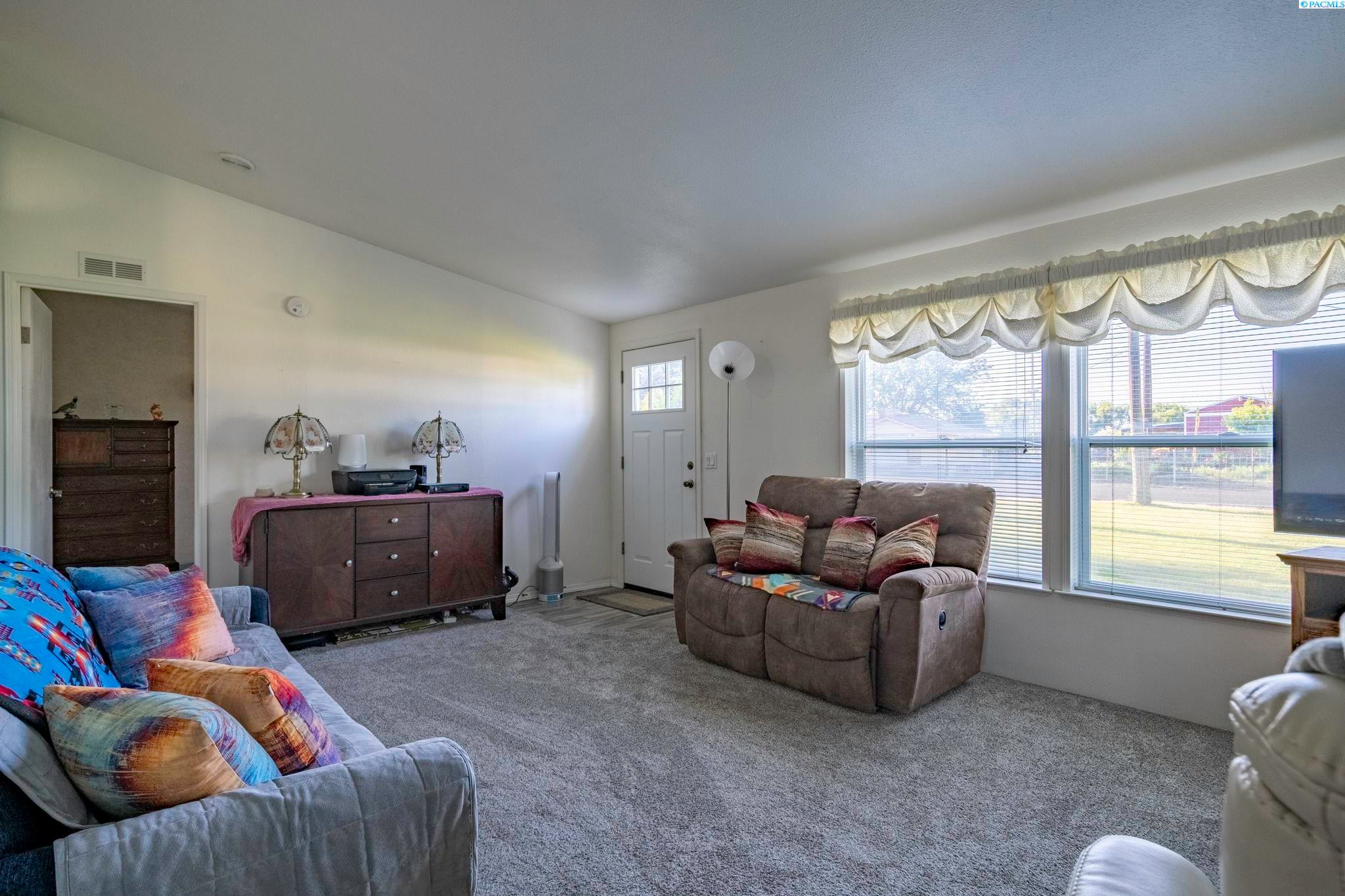 208405 East Bowles Road Kennewick, WA 99337 - Photo 11 of 35 Gallery Image 11