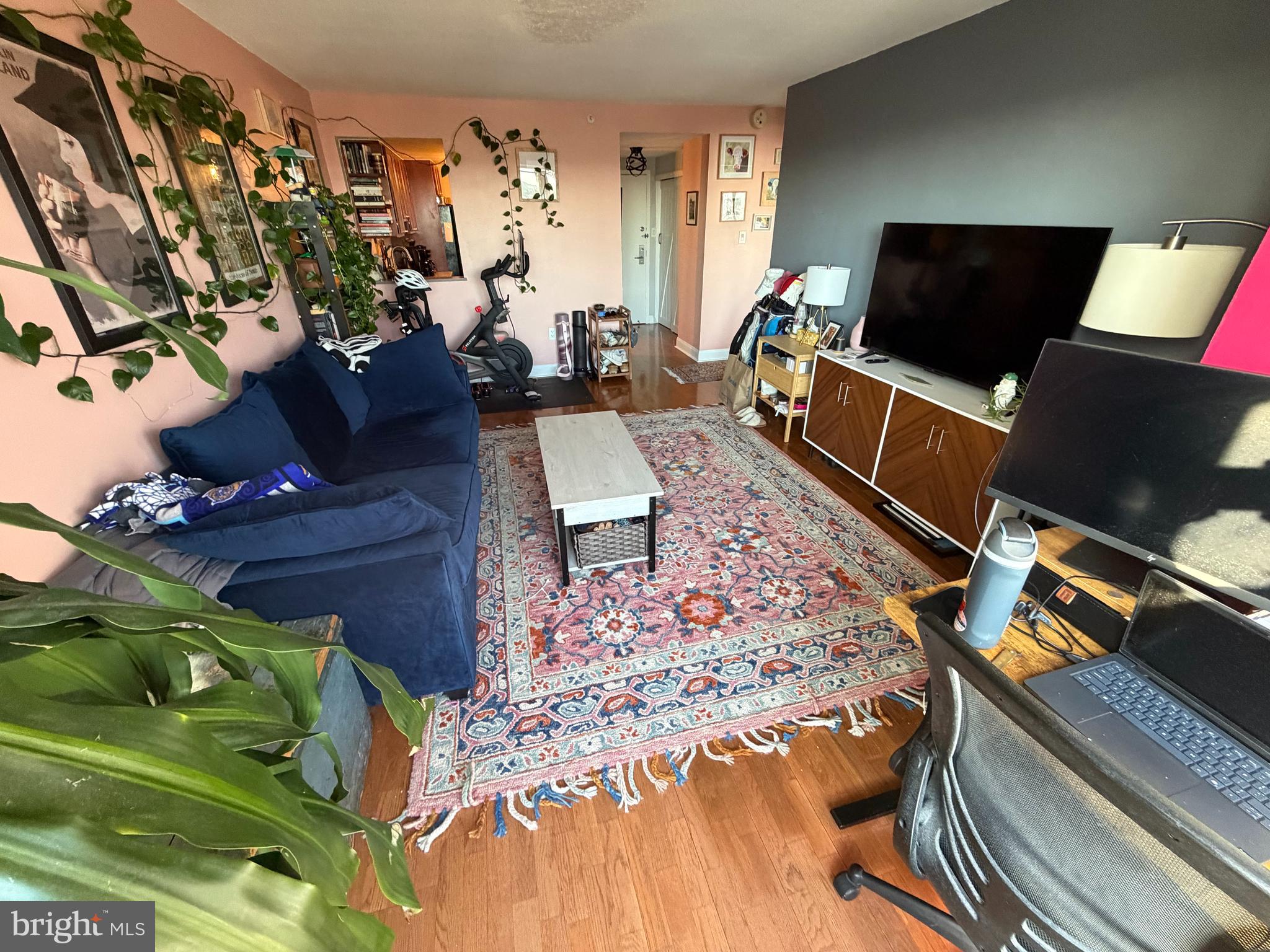 2001 Hamilton Street, Unit 1525 Philadelphia, PA 19130 - Photo 8 of 9
