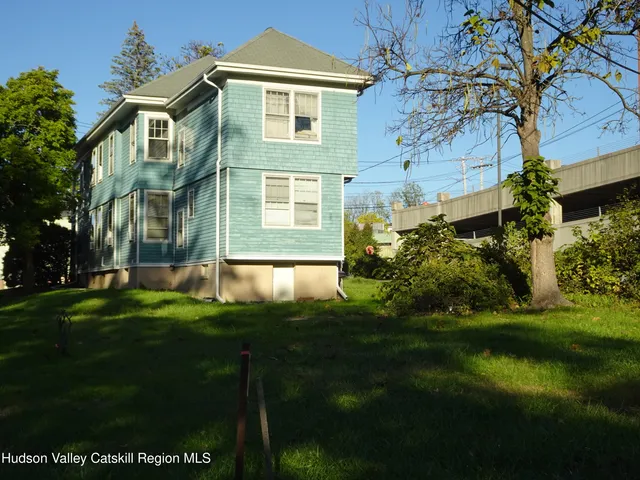 $2,550 | 823-825 Columbia Street, Unit 3, Hudson, NY 12534