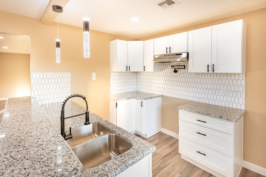 3531 Lawnview Street Corpus Christi, TX 78411 - Photo 4 of 10