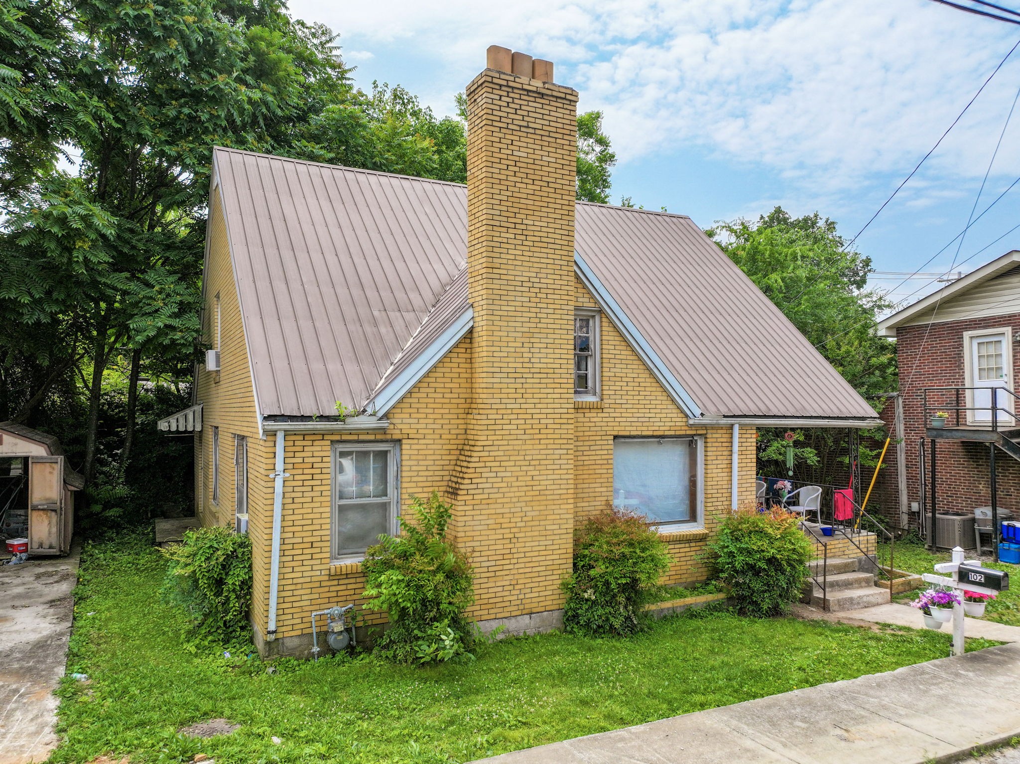 102 West Sparta St